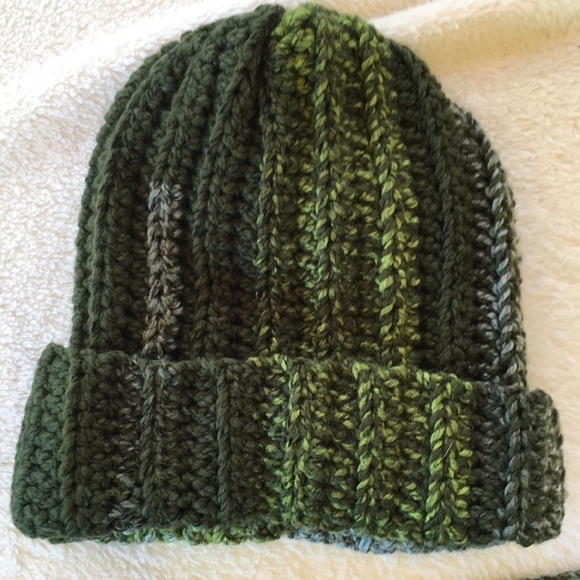 CLEARANCE HANDMADE NWOT CHENILLE GREEN HAND CROCHET SCARF AND BEANIE HAT SET - Picture 2 of 4